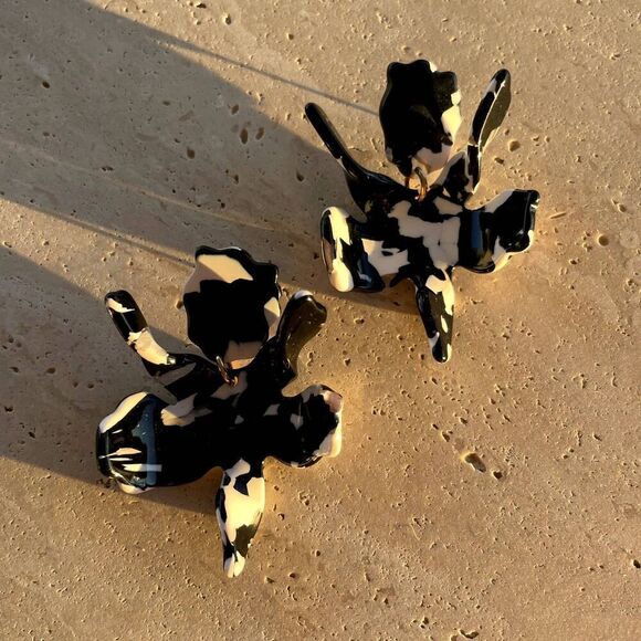 Lele Sadoughi Black White Paper Lily Earrings and Cuff Bracelet - Picture 5 of 6